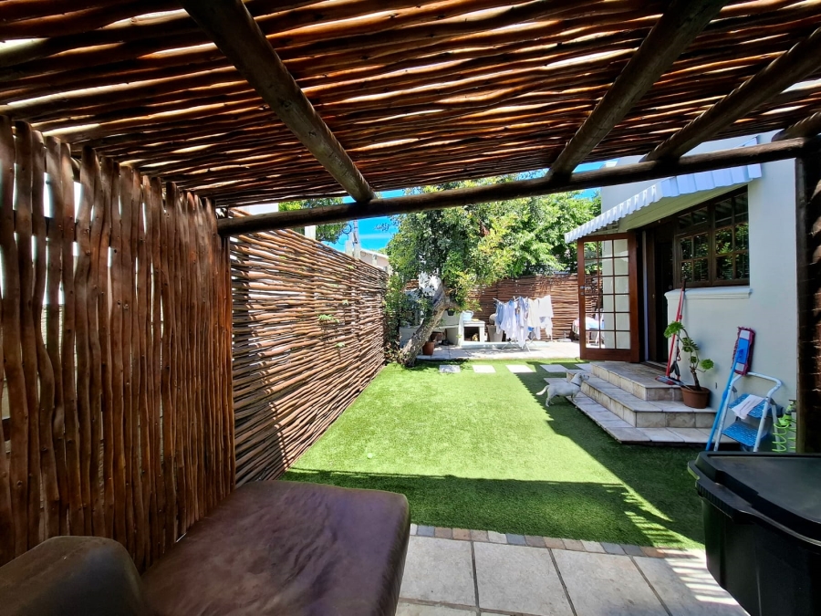 To Let 2 Bedroom Property for Rent in Table View Western Cape